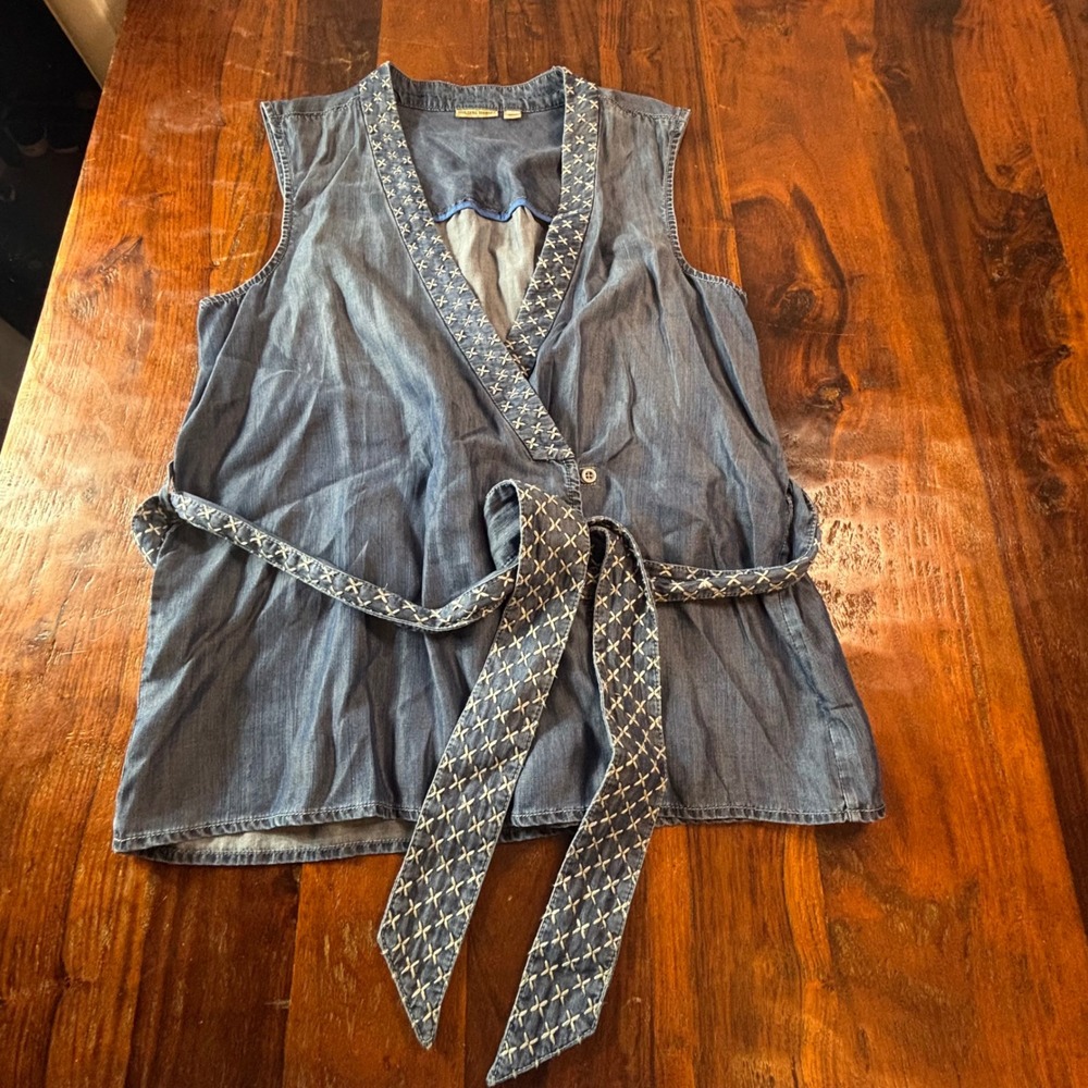 Holding Horses Anthropologie Blue Tencel Wrap Top Sleeveless Embroidered Medium